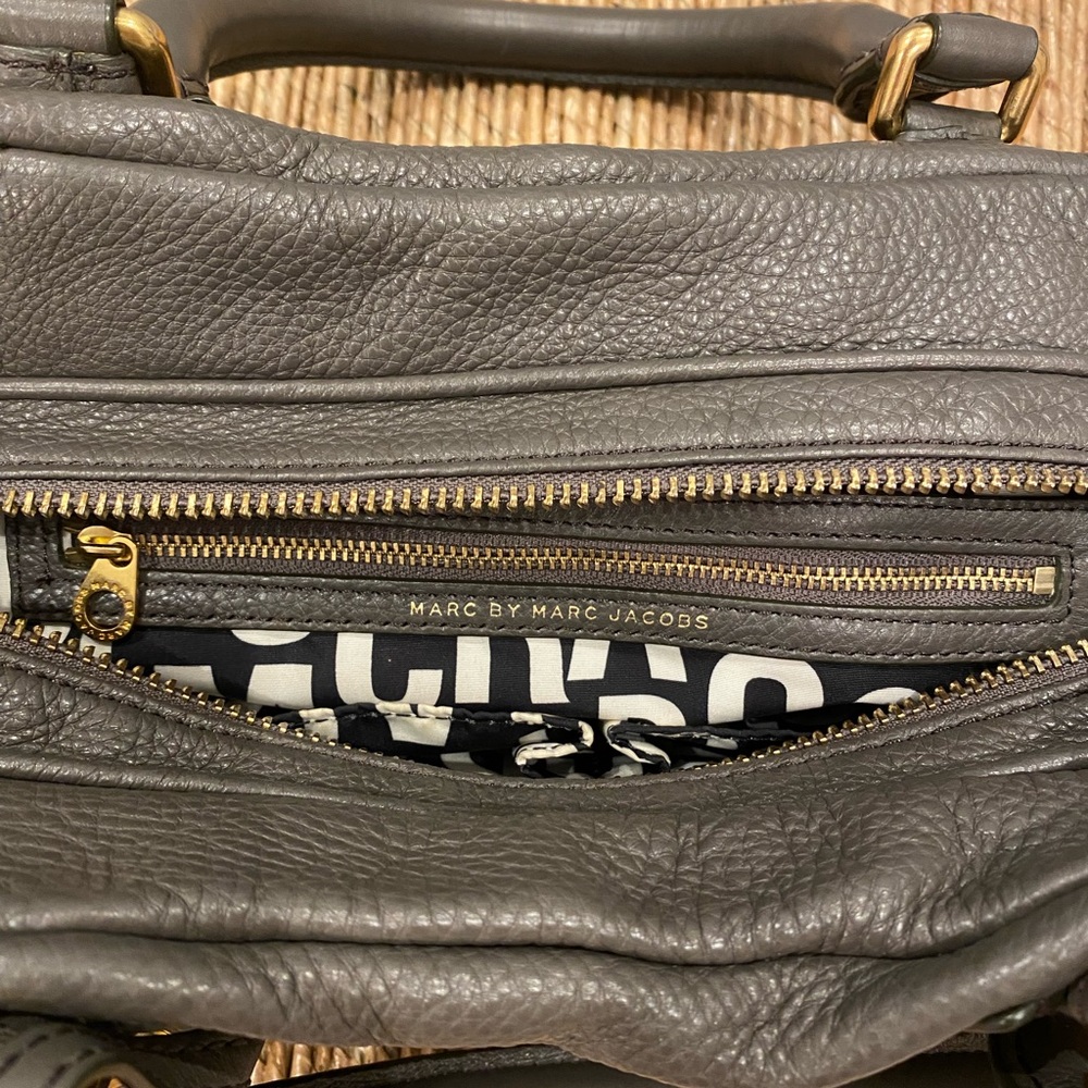 Perfect fall Marc Jacobs bag - Picture 3 of 3